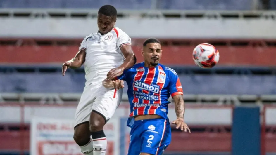 Carlos Renaux marca nos acréscimos e vence o Joinville de virada 