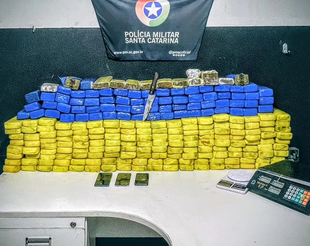 Polícia Militar apreende 144 quilos de maconha em Penha