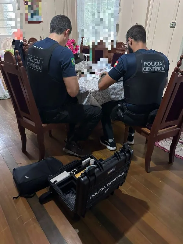 Operação contra abuso sexual infantil descobre mais de 1.700 vídeos e prende suspeito no Vale do Itajaí
