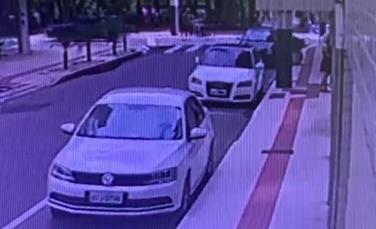Balneário Camboriú: Mãe de bebê abandonada em caixa de sapatos dentro de uma lata de lixo é identificada pela Polícia
