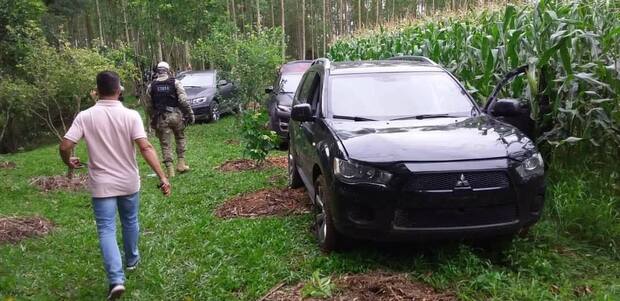 Assalto em Criciúma: Quadrilha estava na região havia três meses e os carros usados foram pintados de preto para camuflar