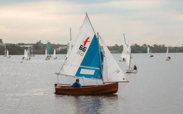 Regata vai colorir a lagoa de Barra Velha neste sábado