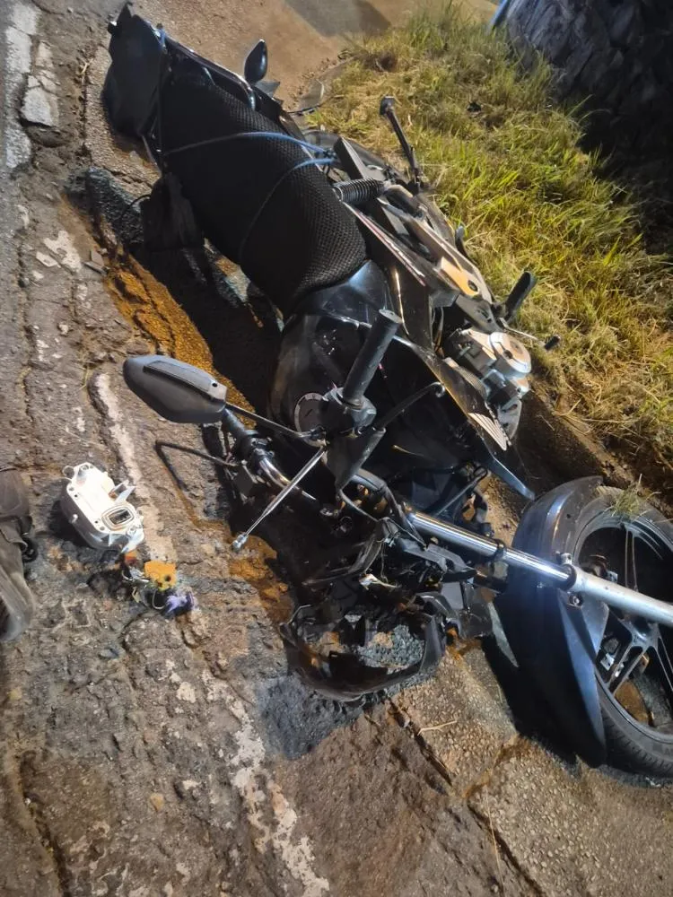Acidente na Estrada Geral Santa Lídia, em Penha, deixa motociclista em estado grave