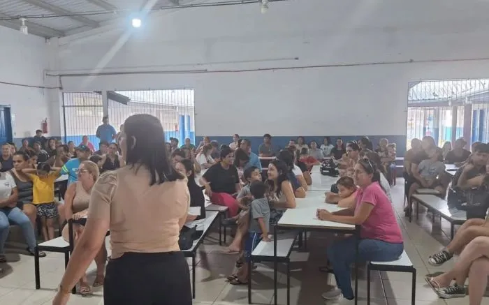 Surto de Covid-19 assusta alunos e professores em escolas de Penha