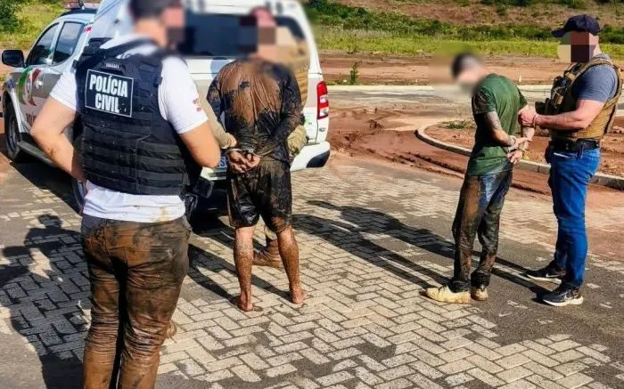 Arrombadores de agência de crédito atolam em banhado da Casan