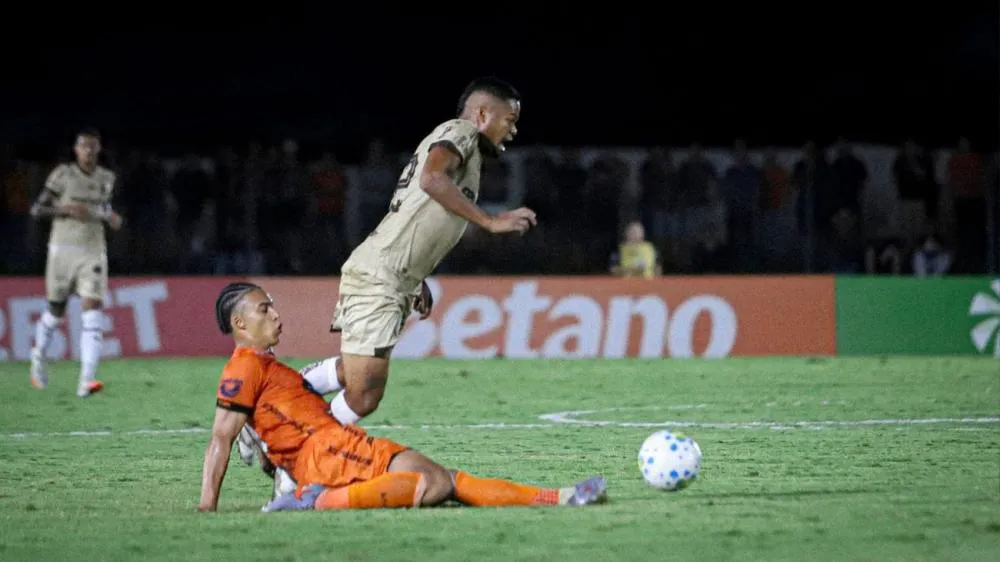 Santa Catarina cai para o Jacuipense e também dá adeus a Copa BR