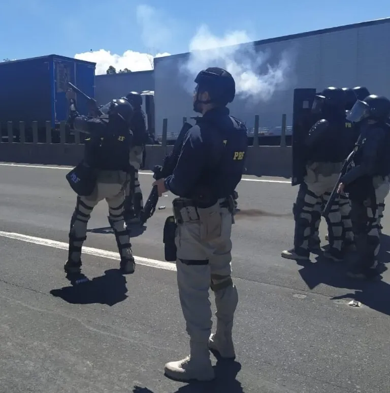Justiça proíbe bloqueio de rodovias e acessos a portos no Litoral Norte Catarinense