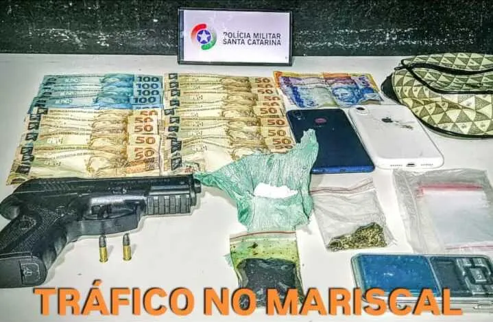 Polícia Militar estoura “biqueira” no Mariscal em Penha 