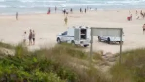 Corpo de homem dentro de uma mala é achado perto de pousada onde corretora esquartejada vivia em Floripa