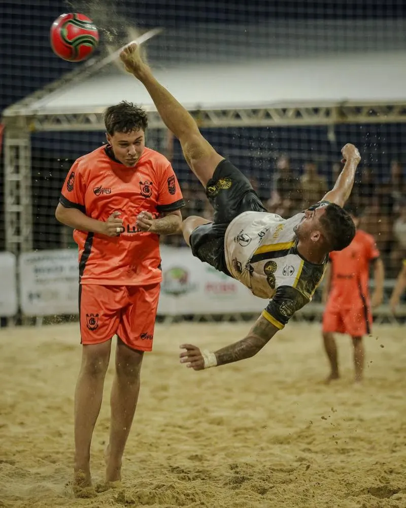Após pancadaria a bola voltou a rolar na Praia Alegre pelo Catarinense de Beach Soccer