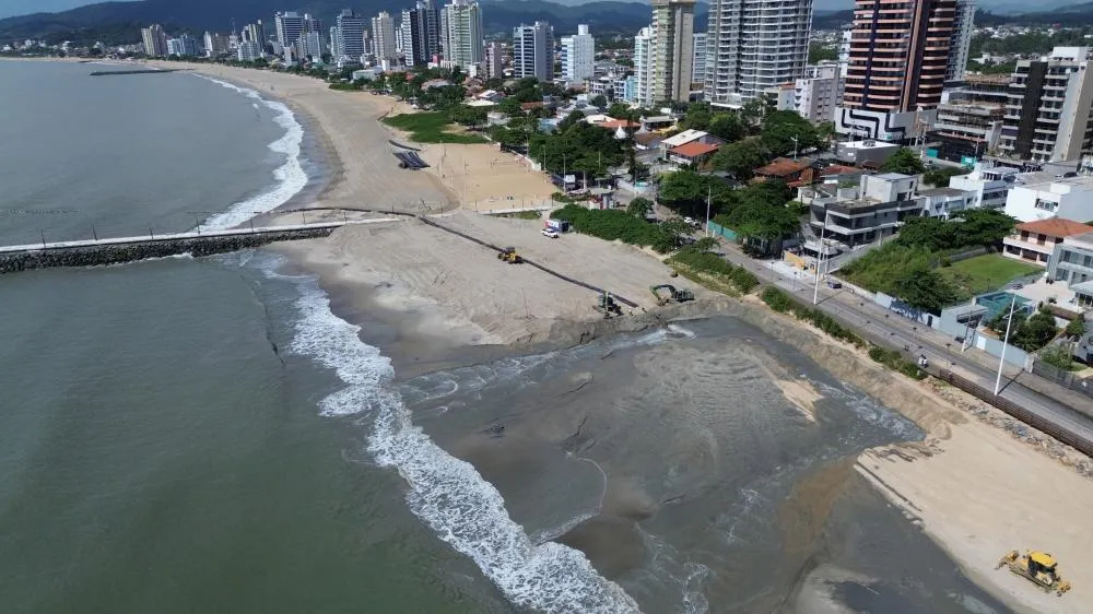 Alargamento da Praia Central entra na reta final com mais de 97% de conclusão