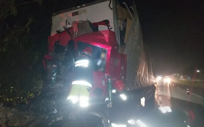 Caminhoneiro que causou tragédia em Itajaí morre em acidente em SP