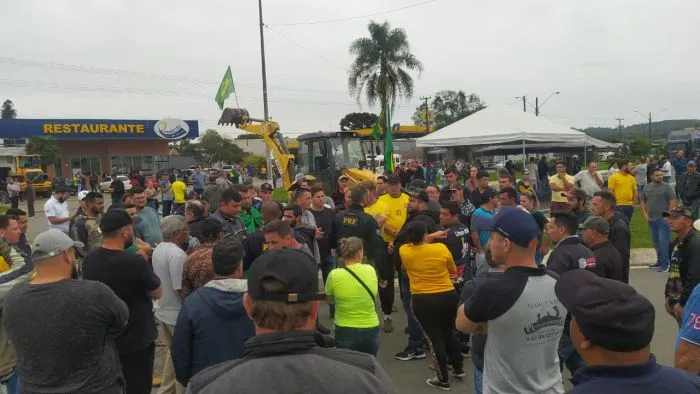 Multas milionárias chegam para envolvidos em bloqueios de BRs