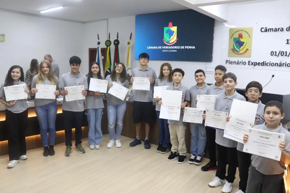 Vereadores Mirins de Penha são diplomados em solenidade oficial