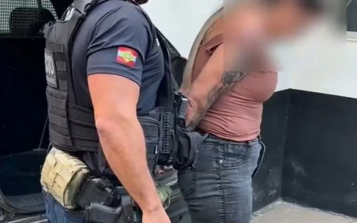 Três homens e uma mulher são presos com meia tonelada de cocaína em Araquari