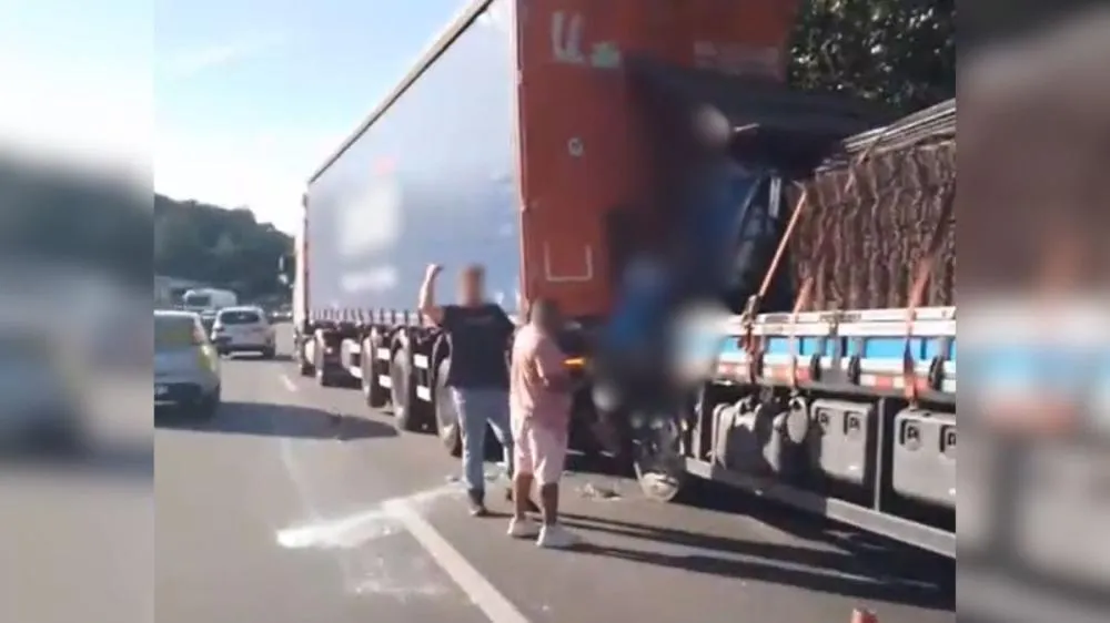 Caminhoneiro morre em grave acidente na BR-101 em Joinville