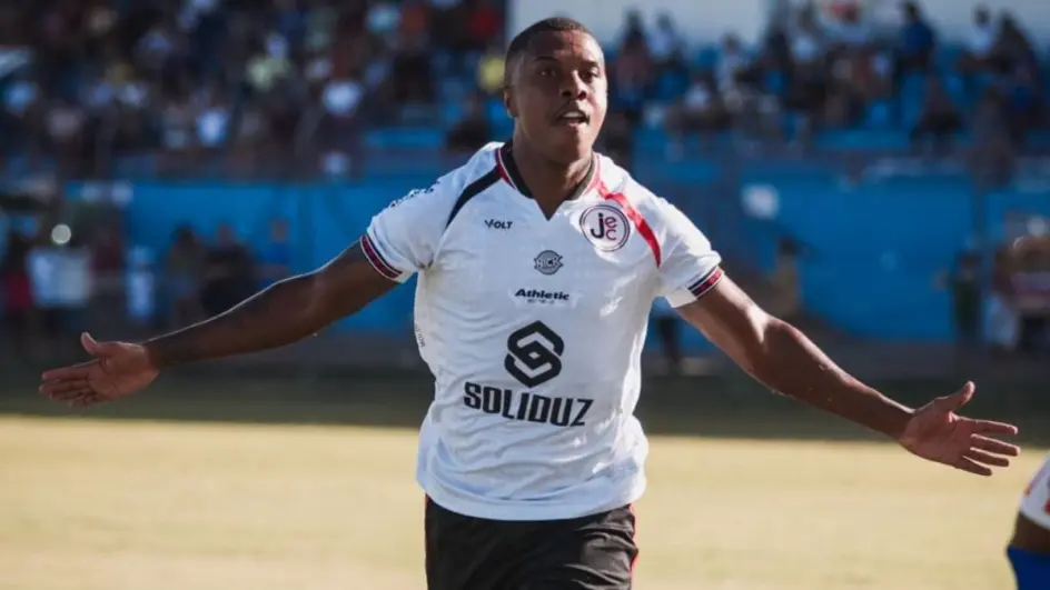 Joinville vence o Cianorte de virada e permanece na liderança do Grupo 15