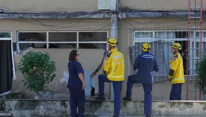 Itajaí - Moradores têm 10 dias para tirar pertences do edifício Irajá