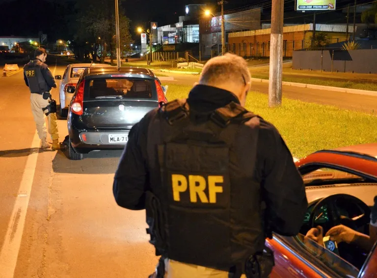 Feriadão de Tiradentes registra milhares de motoristas com o pé no fundo nas BRs catarinenses