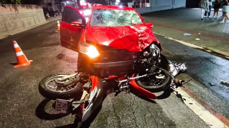 Motociclista morre e passageira fica ferida em acidente no bairro Itoupava Norte em Blumenau