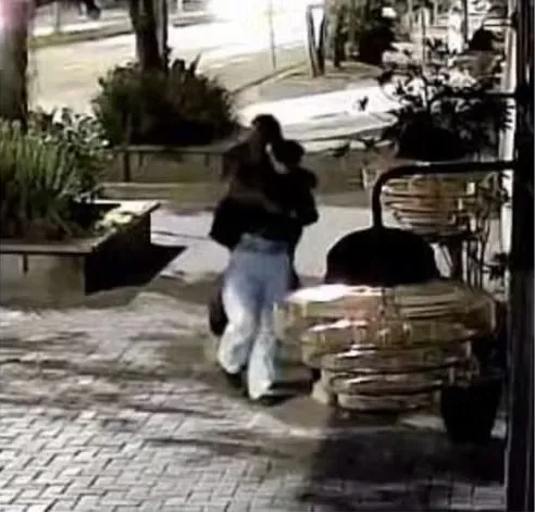 Preso o homem que tentou agarrar jovem na Rua Antônio da Veiga em Blumenau