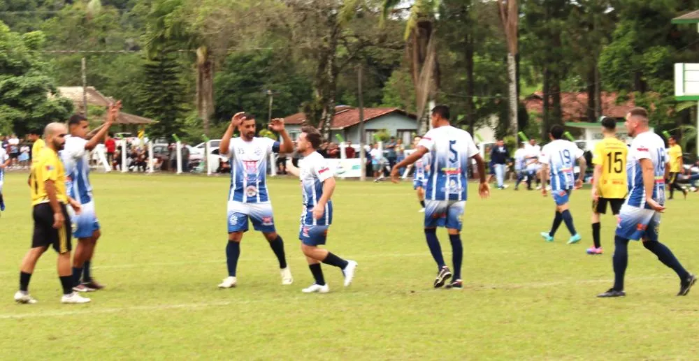 Conceição goleia o Borussia e conquista o título do Municipal de Futebol de Campo de Balneário Piçarras 