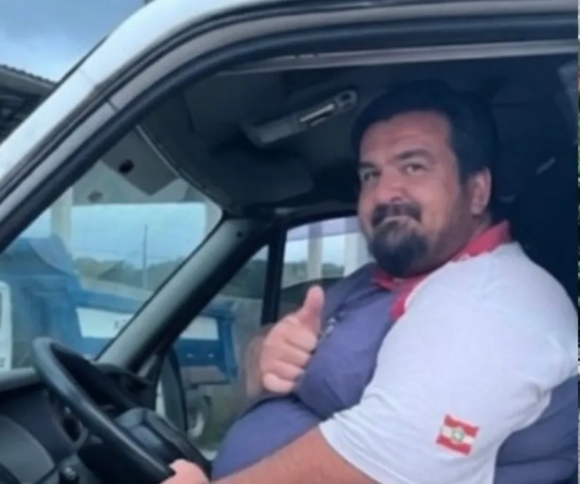 Caminhoneiro morre durante manutenção no próprio veículo em Navegantes