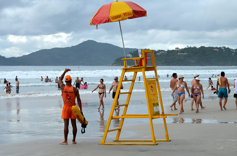 AFOGAMENTO: JOVEM MORRE AFOGADO NA PRAIA DE UBATUBA EM SÃO FRANCISCO DO SUL