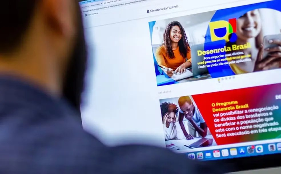 Criminosos estão aplicando golpes com sites falsos e cobranças de taxas inexistentes