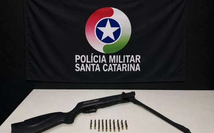 Briga entre vizinhos termina com tiros e dois presos no bairro Itaipava em Itajaí
