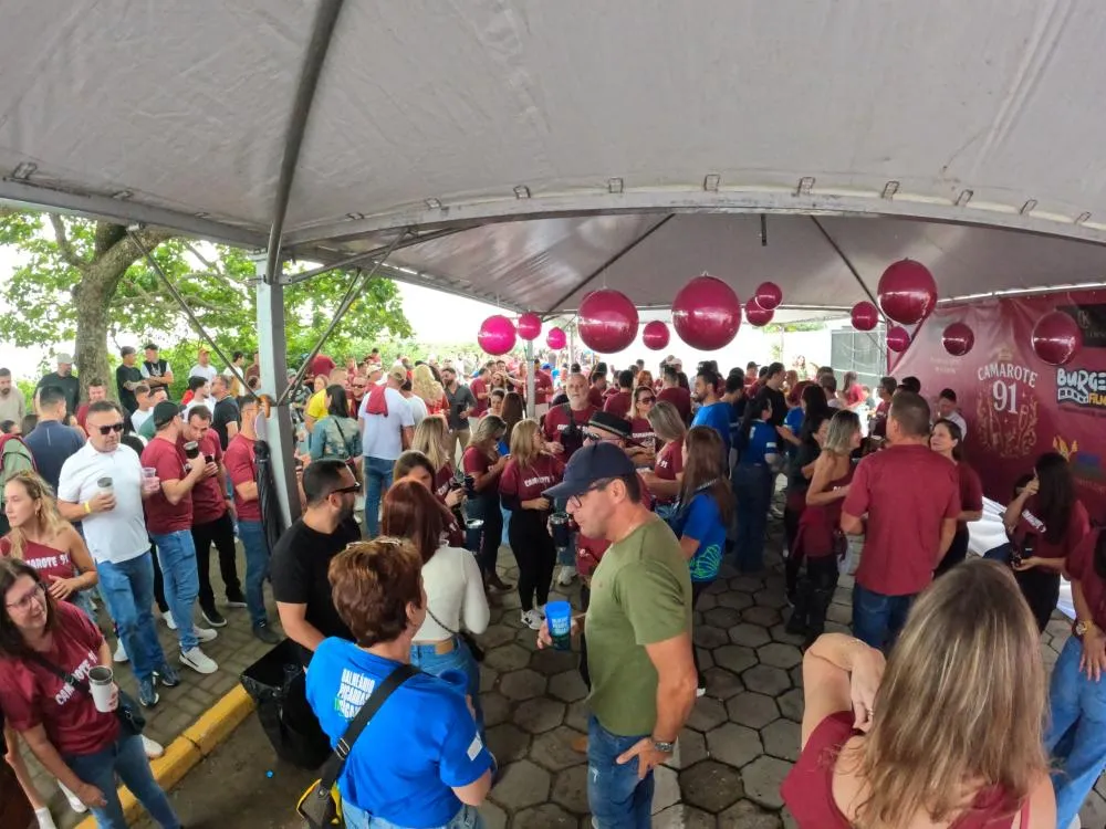8º Encontro dos Amigos de Balneário Piçarras reuniu mais de 5 mil pessoas neste domingo (17)