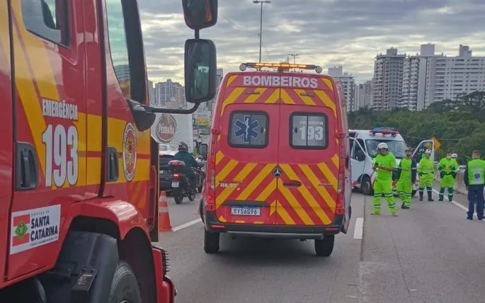 Motociclista morre em acidente grave entre motos e caminhão na BR-101 em São José