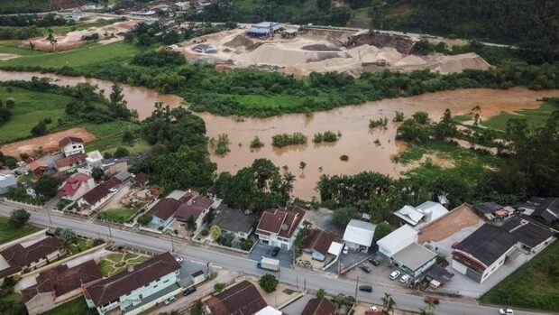 Alerta: Rio Itajaí-Mirim atinge pico de 4,95 metros em Brusque