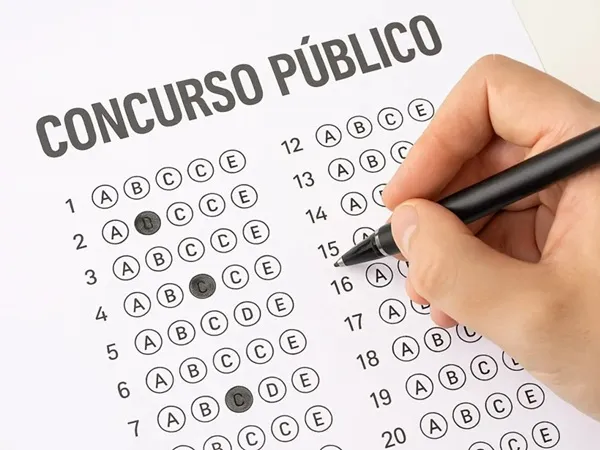 CIS-AMFRI abre concurso público com salários de até R$ 11 mil