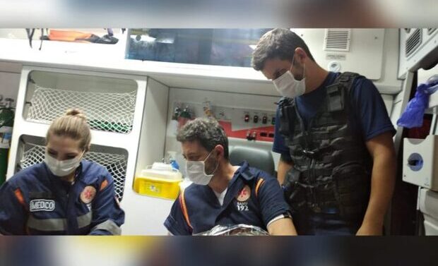 Bebê é encontrada abandonada ao lado de casa em Blumenau