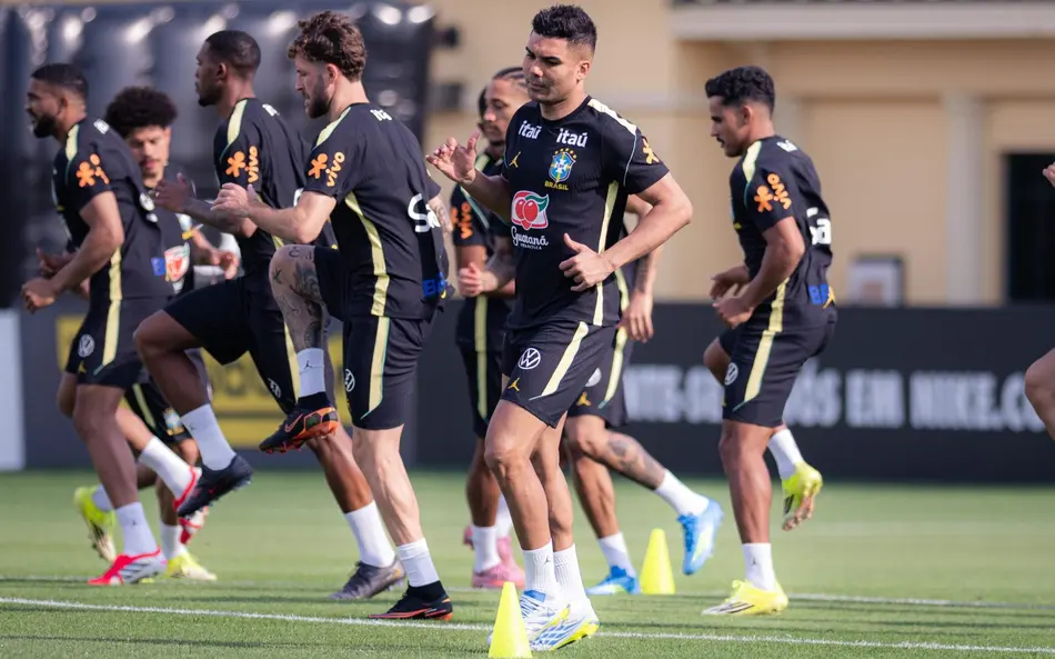 Ancelotti indica time para estreia na Copa em treino com foco no ataque