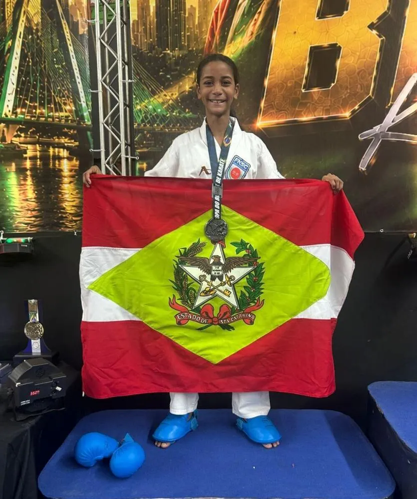 Carateca penhense Júlia Couto conquista o vice-campeonato na Copa Brasil em Goiânia