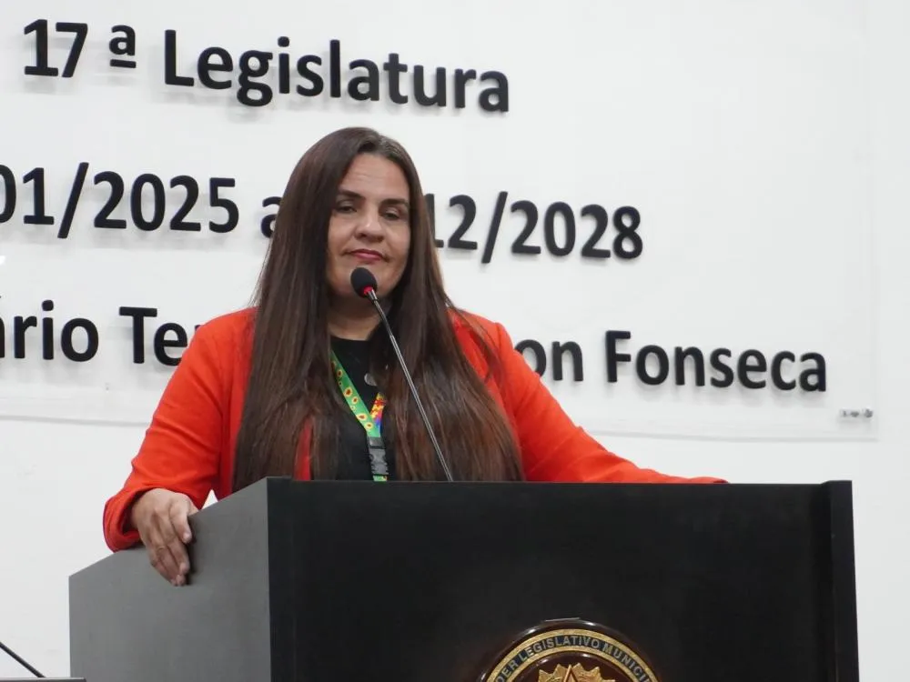 Justiça diz que vereadora Manu está errada e mantém decisão da Câmara de Penha