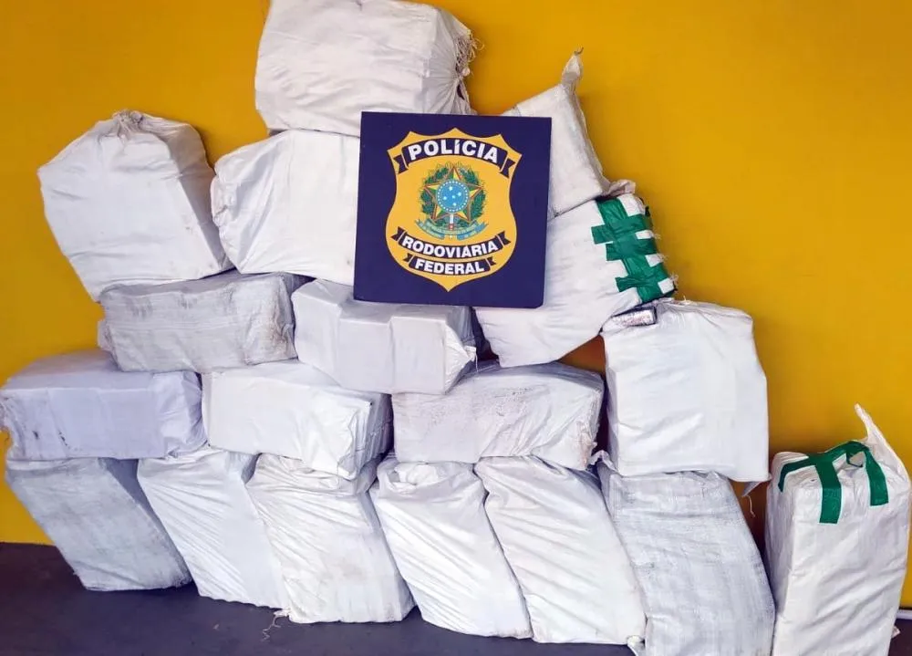 PRF apreende quase meia tonelada de cocaína na BR-101 em Joinville