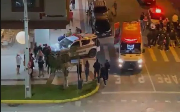 Motorista é preso após bater em vários carros e tentar passar por cima de pedestre em Itapema