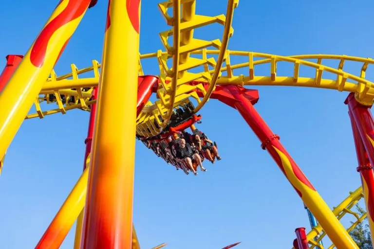 Fire Whip do Beto Carrero World teve 100% dos trilhos substituídos em modernização de R$ 24 milhões