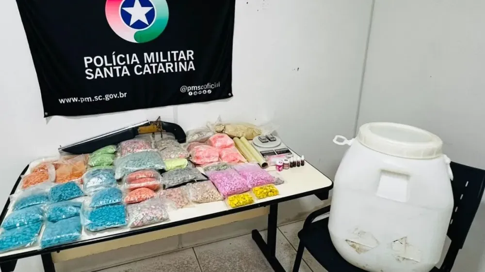 Procurado por homicídio é preso e PM encontra 24 mil comprimidos de ecstasy em Blumenau