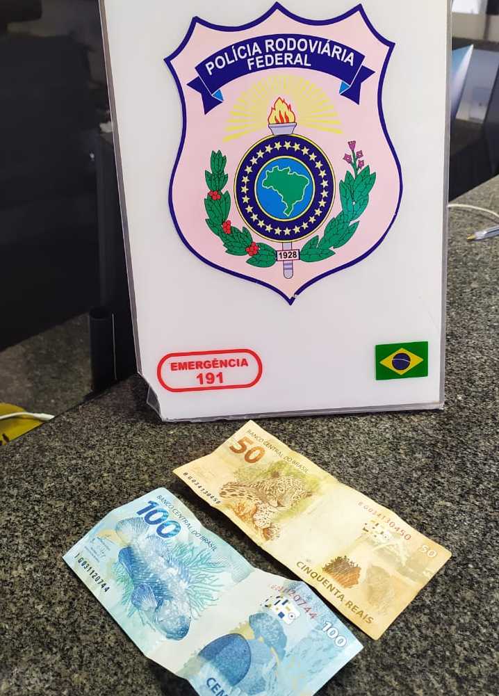 SE DEU MAL: HOMEM É PRESO TENTANDO SUBORNAR POLICIAIS RODOVIÁRIOS EM BARRA VELHA