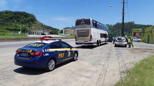 Penha: Homem é preso pela PRF por importunação sexual dentro de ônibus na BR-101