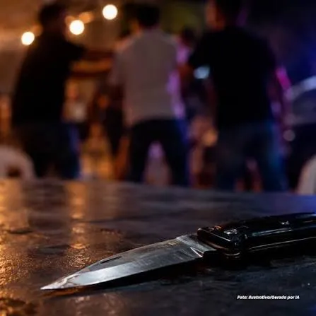 Assaltante dá chute no rosto de uma adolescente para roubar iPhone 17 em Penha
