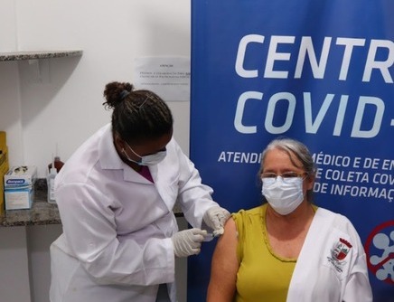 Penha: Técnico de enfermagem e vacinadora do Gravatá são os primeiros imunizados no município