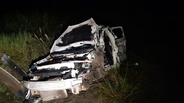 Na SC-416: Idoso de 68 anos morre em acidente entre carro e caminhões em Itapoá