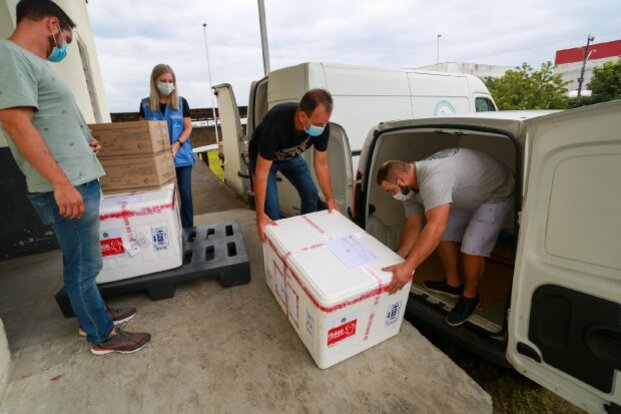 Boletim Coronavírus: Santa Catarina inicia distribuição das doses da vacina Oxford-AstraZeneca para municípios catarinenses