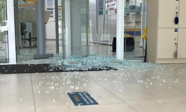 Na Itoupava Central: Polícia faz cerco para encontrar quinteto que assaltou agência da Viacredi em Blumenau