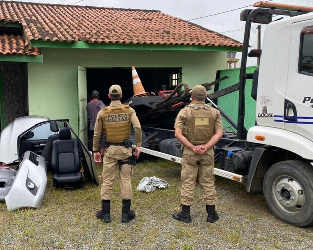 Penha: PM estoura desmanche de veículos em residência no bairro São Cristóvão